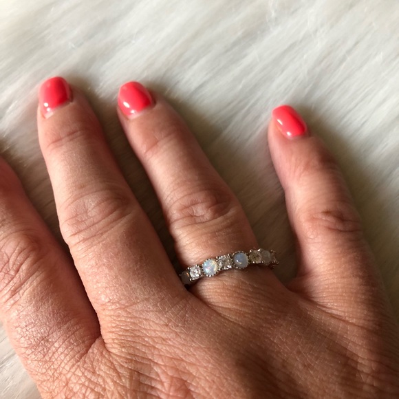 White fire opal ring - Picture 3 of 4